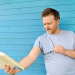 Presbiopia sau oboseala ochilor, simptome si masuri pentru a o evita